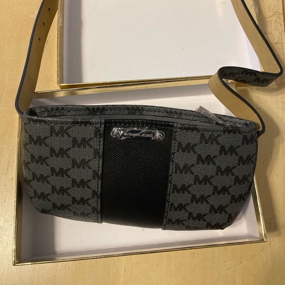 MICHAEL Michael Kors Handbags - Michael Kors crossbody or Fanny pack